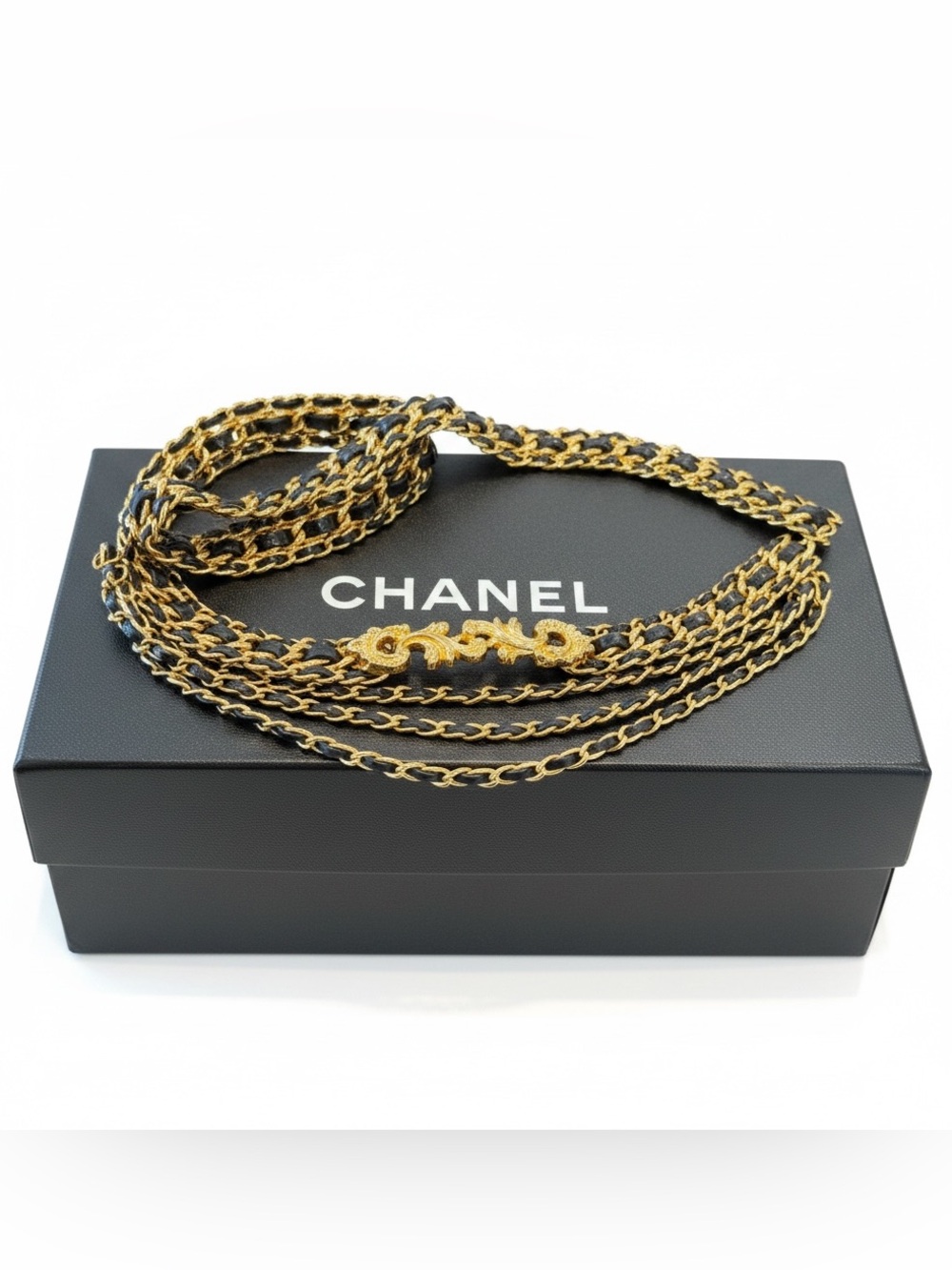 CHANEL Black and Gold Interwoven Chain Belt with Ornate Clasp